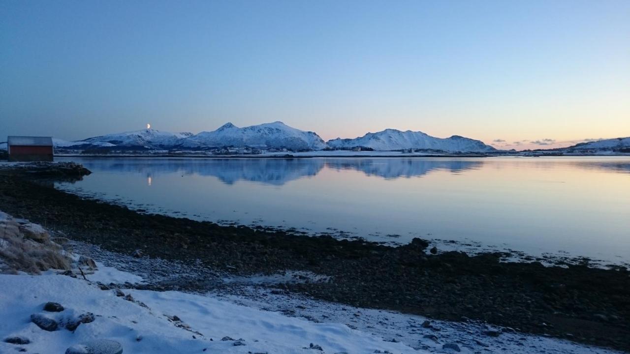 Lofothytter Offersoya Buitenkant foto